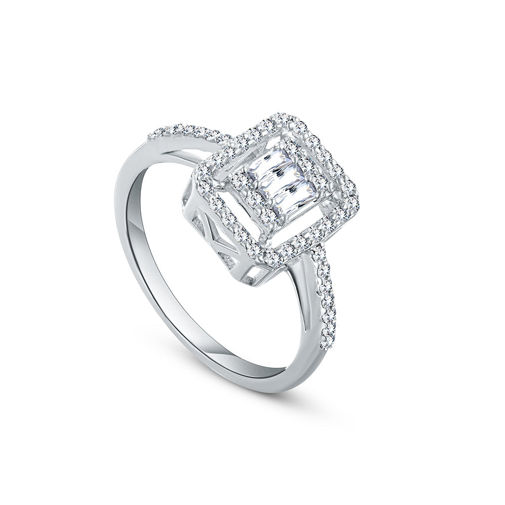 خاتم من الذهب الأبيض عيار 18 قيراط مرصع بالألماس - E-R752S