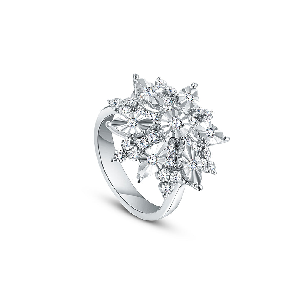 خاتم من الذهب الأبيض عيار 18 قيراط مرصع بالألماس - E-R761SM