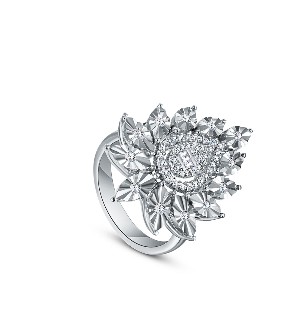 خاتم من الذهب الأبيض عيار 18 قيراط مرصع بالألماس - E-R764SM